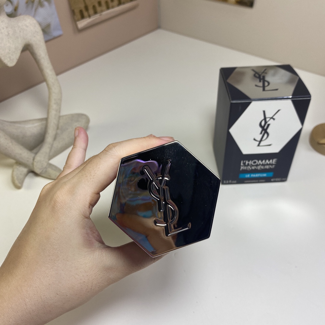 Saint Laurent perfume